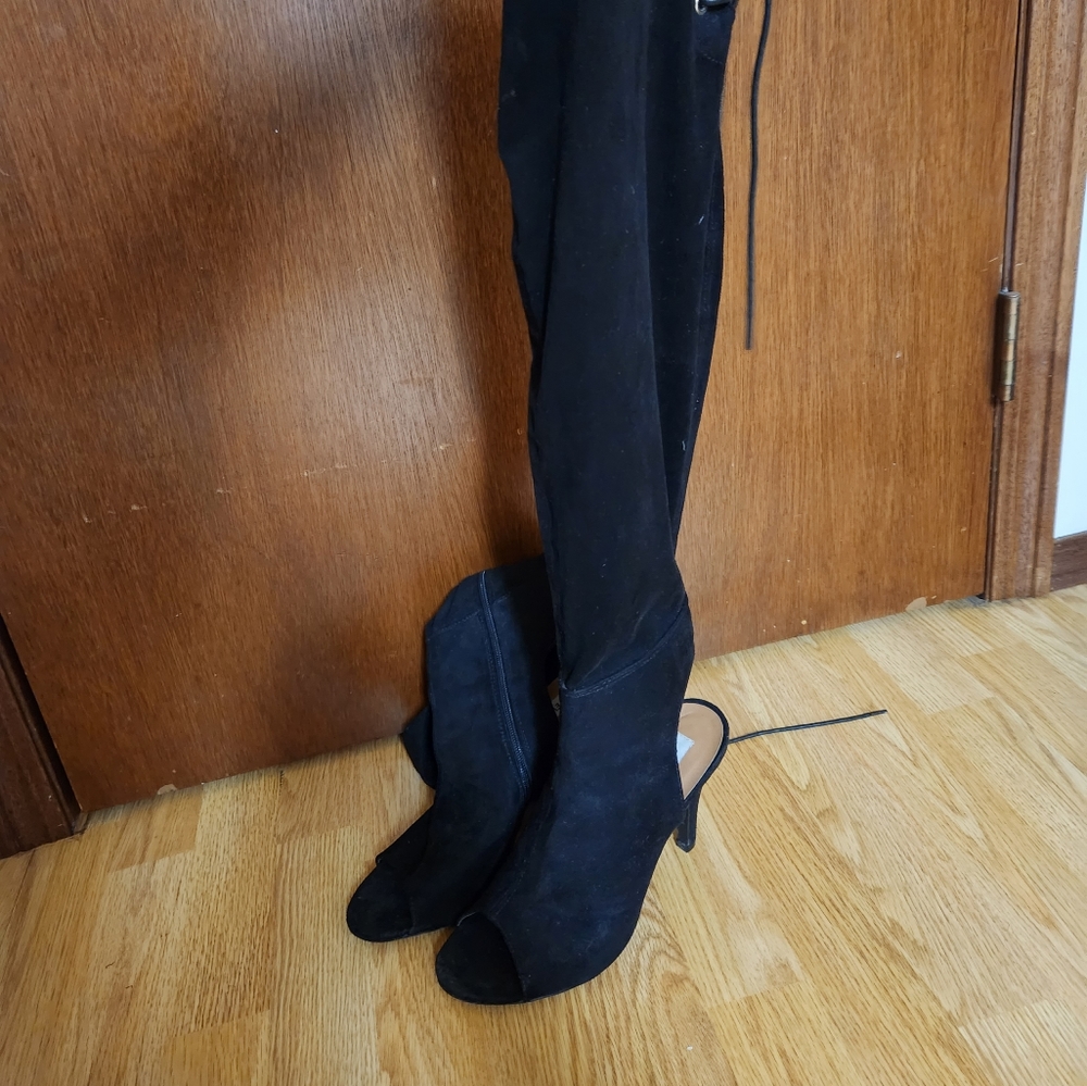 Knee high boots - Picture 3 of 3